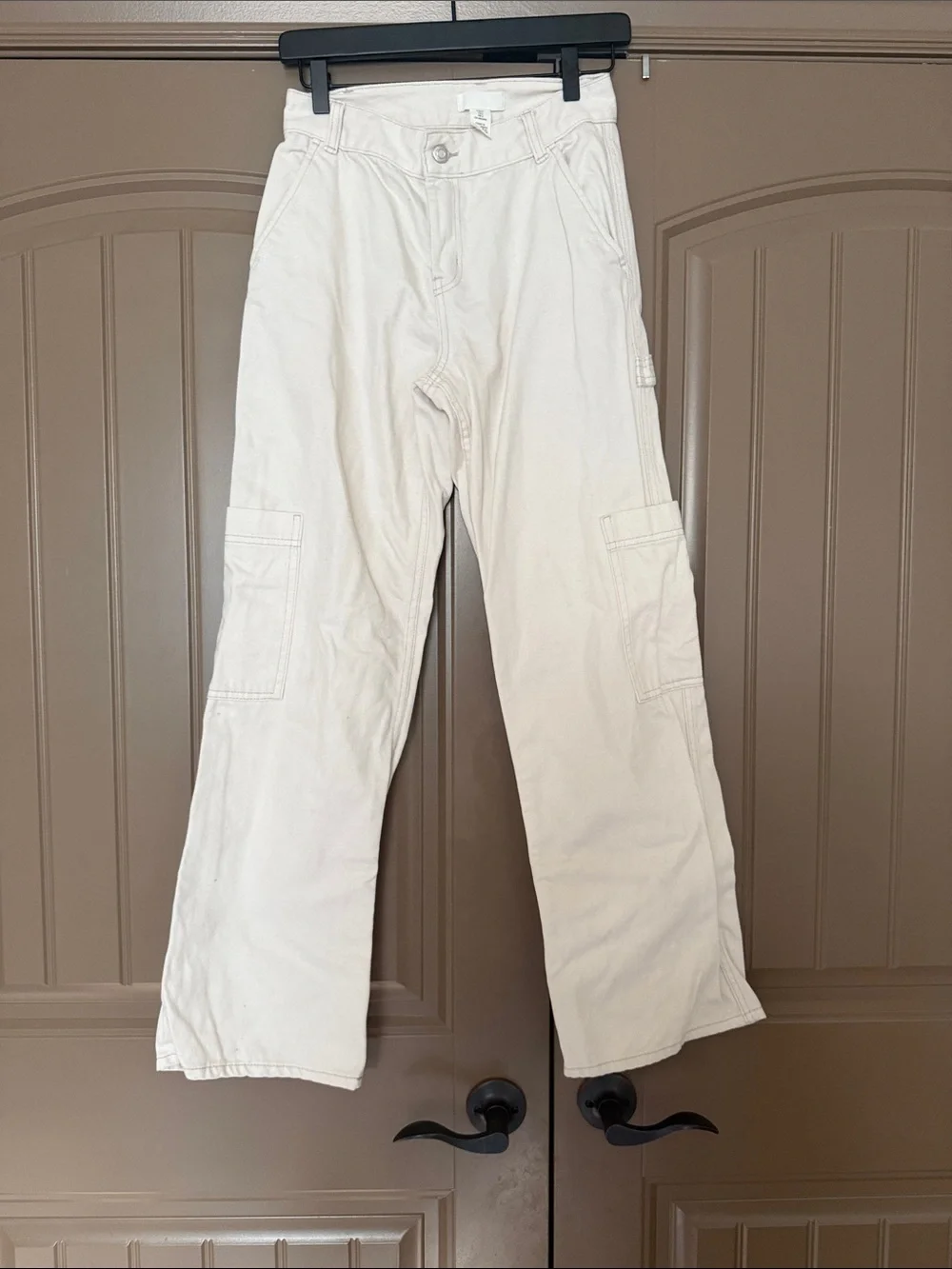 H&M Cream Cargo Pants - Picture 1 of 3